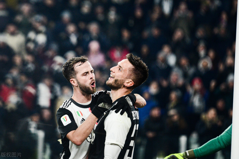 乎更显得励 乎更显得励